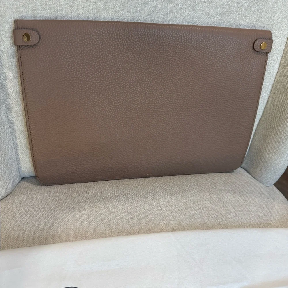 Cuyana Grained Leather Tech Carryall-16 inch - Picture 7 of 8